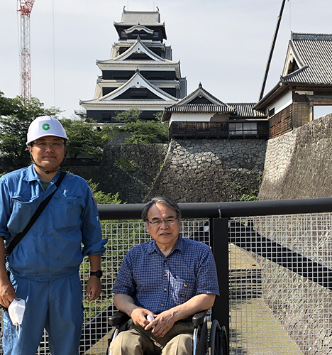 後方の天守閣も右後方の本丸御殿も普段と違う角度からの眺望です